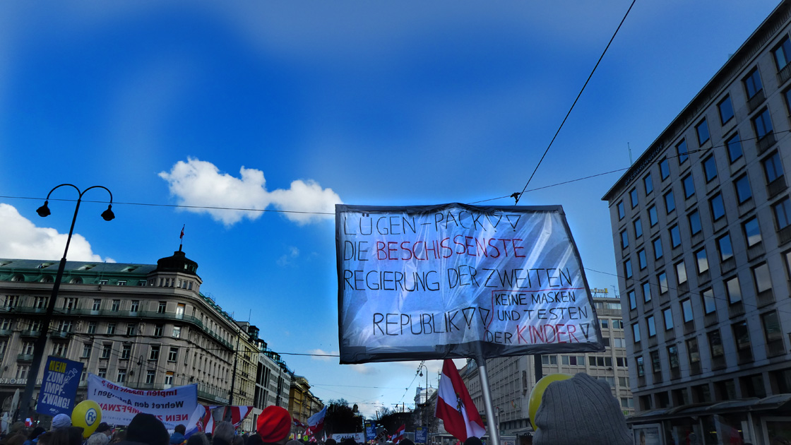 Demonstration gegen Pflichtinjektionen - Lügenpack