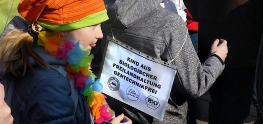 Kind aus biologischer Freilandhaltung