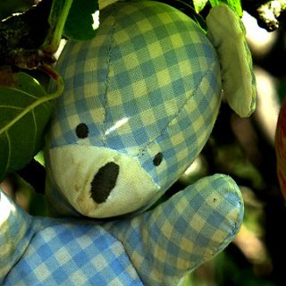 Burschi Bär - Im Apfelbaum